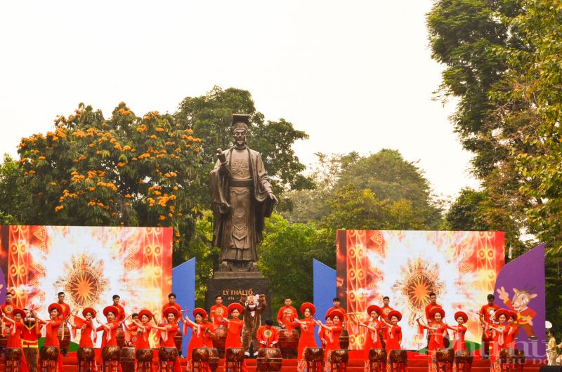 Chương trình văn nghệ khai mạc buổi lễ phát động