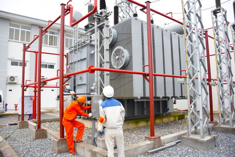 EVNHANOI cùng các đơn vị thi công đẩy nhanh tiến độ các dự án 110kV, 220kV EVNHANOI cùng các đơn vị thi công đẩy nhanh tiến độ các dự án 110kV, 220kV