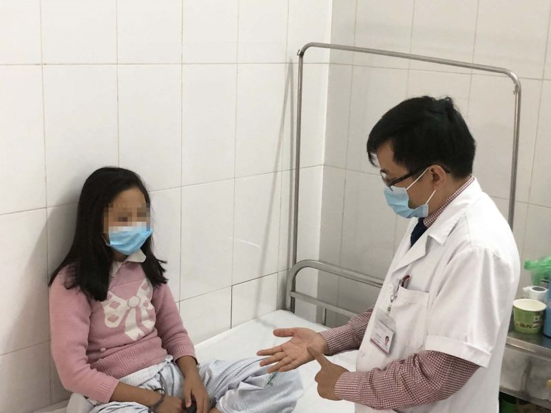 Bác sĩ bệnh viện Phụ sản Hà Nội tư vấn sức khỏe cho thai phụ	 Ảnh: BVCC