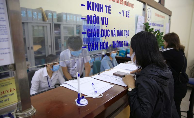 H&agrave; Nội đẩy mạnh cải c&aacute;ch h&agrave;nh ch&iacute;nh, hỗ trợ thủ tục cho người d&acirc;n v&agrave; doanh nghiệpẢnh: PV