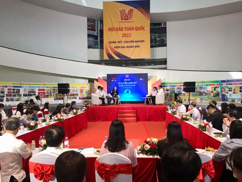 Các đại biểu dự diễn đàn chia sẻ thông tin về chuyển đổi số thành công trong các cơ quan báo chí