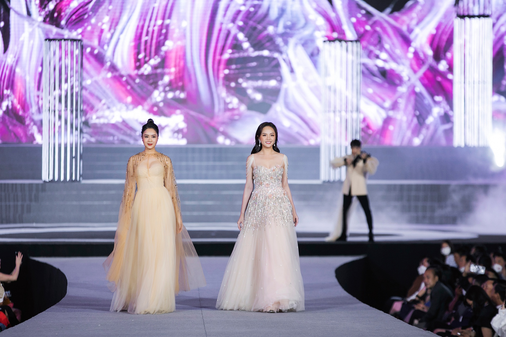 Sự xuất hiện của diễn viên Hồng Diễm, Thu Quỳnh tạo được ấn tượng thú vị với chương trình