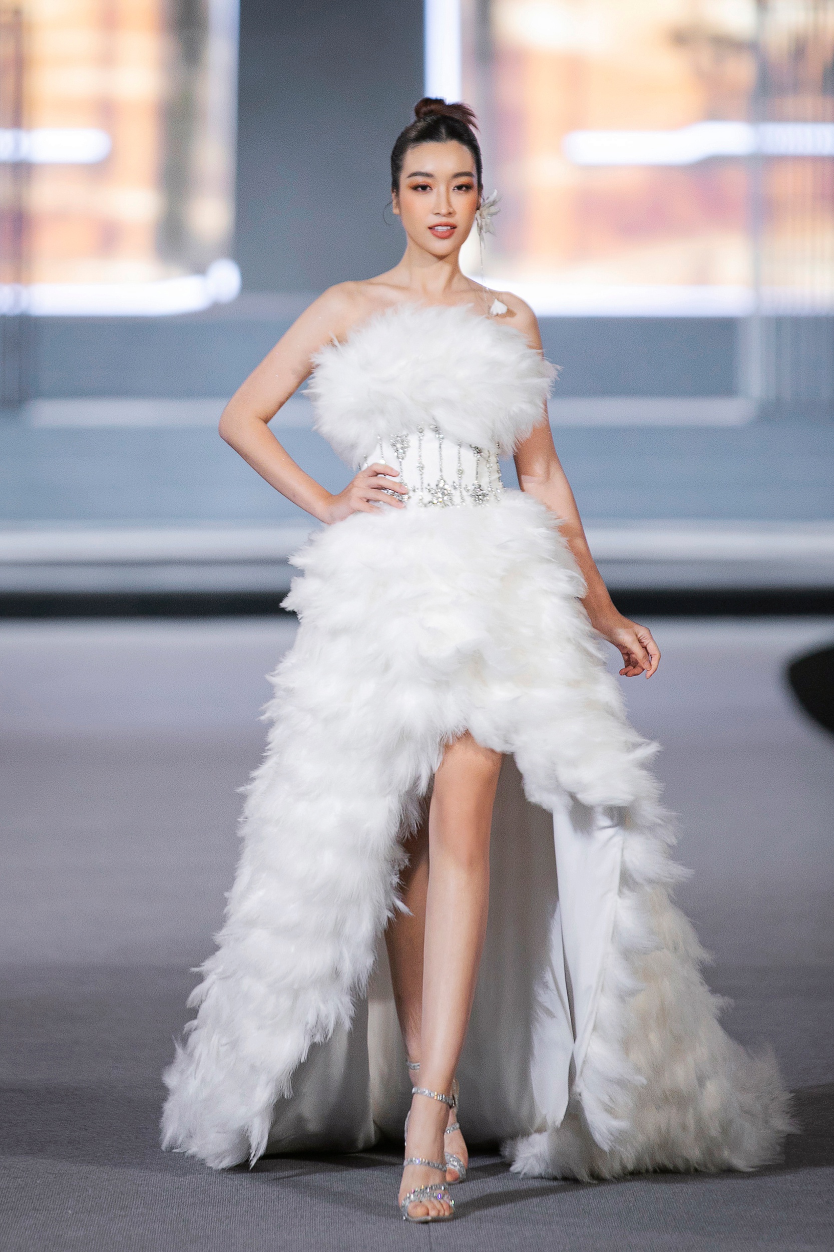 Hoa hậu Đỗ Mỹ Linh