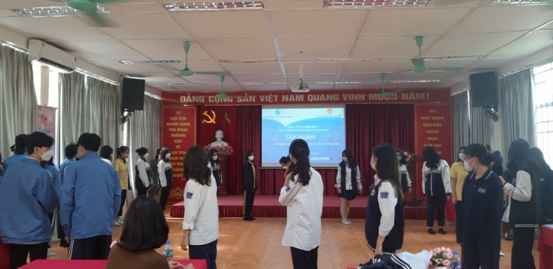 Các học sinh tham gia tập huấn kịch tương tác Các học sinh tham gia tập huấn kịch tương tác
