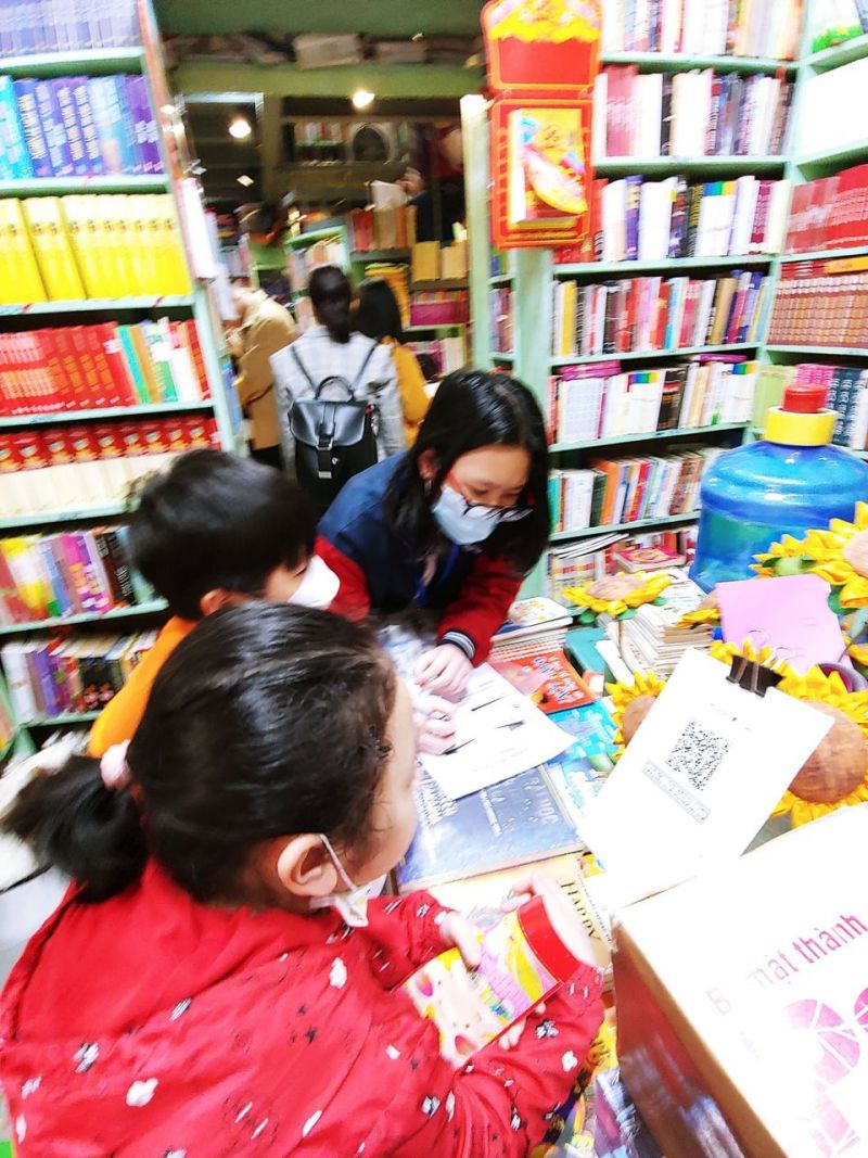 Cùng nhau nghiên cứu các cuốn sách yêu thích