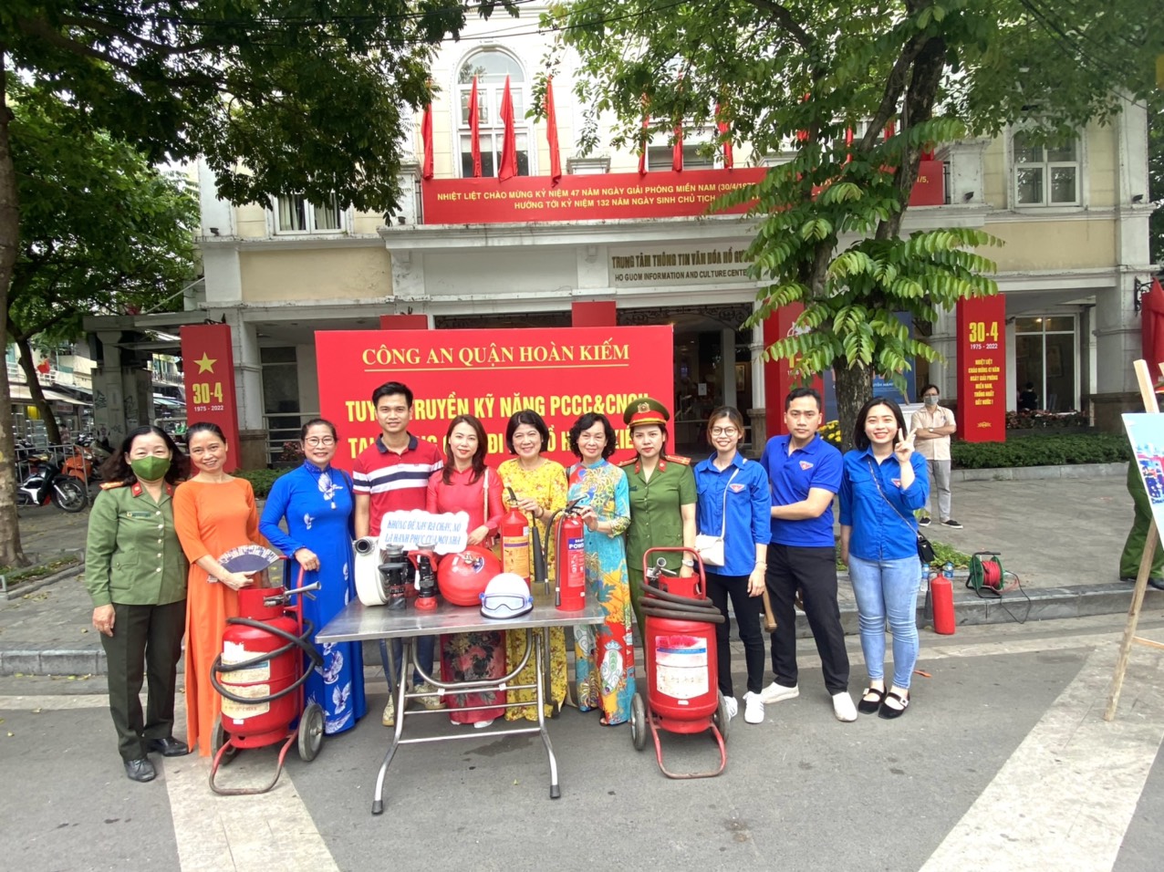 Hà Nội: Tuyên truyền về PCCC&CNCH tại không gian đi bộ Hồ Hoàn Kiếm năm 2022 - ảnh 1