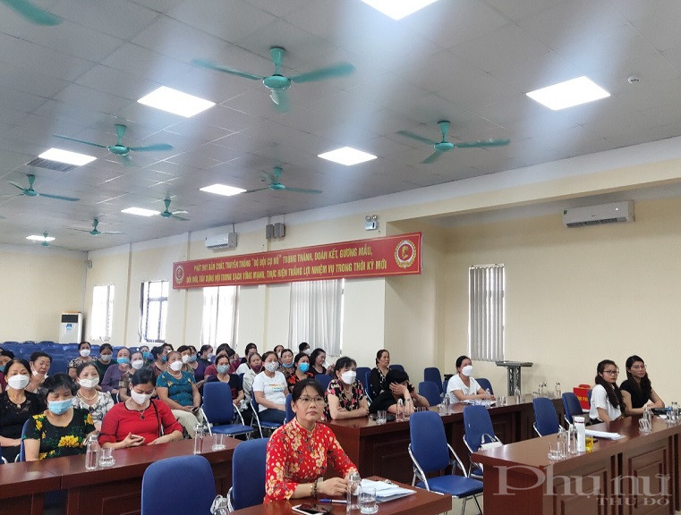 Các đại biểu tham dự hội nghị quán triệt Nghị quyết Đại hội phụ nữ cấp TP và TƯ Hội Các đại biểu tham dự hội nghị quán triệt Nghị quyết Đại hội phụ nữ cấp TP và TƯ Hội