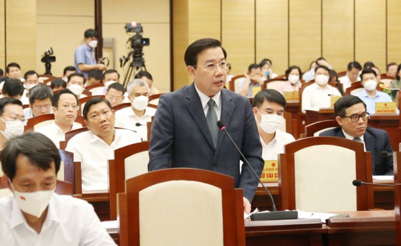 Phó Chủ tịch UBND TP Chử Xuân Dũng phát biểu tại phiên họp