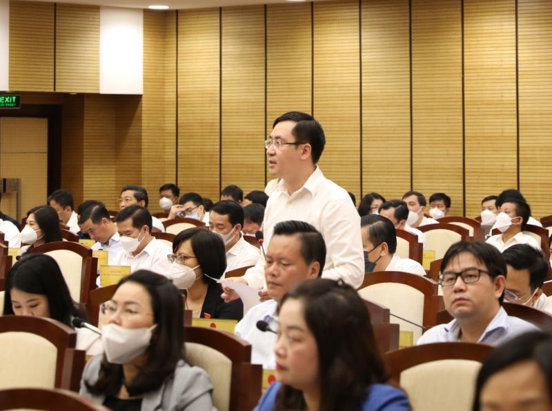 Đại biểu HĐND TP đặt câu hỏi tại phiên giải trình