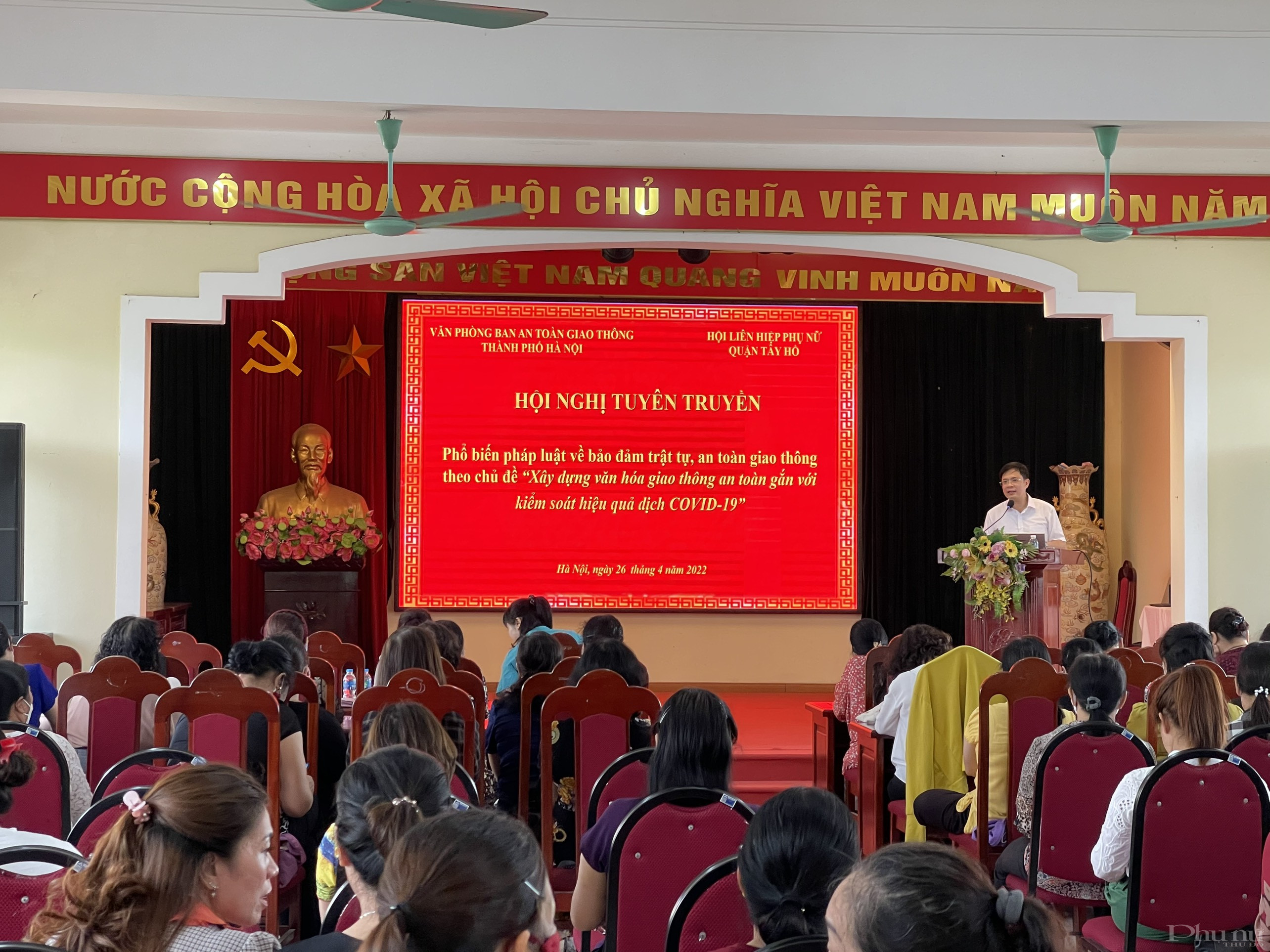 Quang cảnh buổi tuyên truyền. Quang cảnh buổi tuyên truyền.