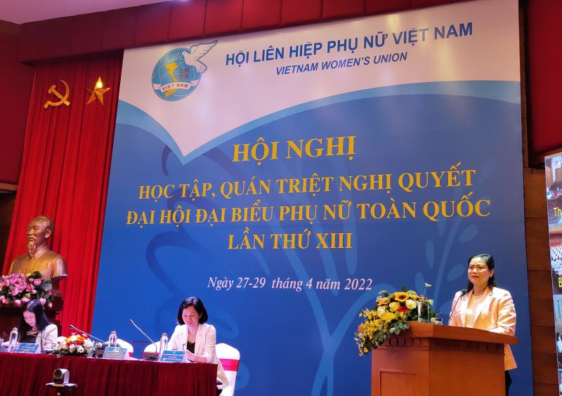 Đồng chí Đỗ Thị Thu Thảo, Phó Chủ tịch Thường trực Hội LHPN Việt Nam, phát biểu khai mạc Hội nghị sáng 27/4