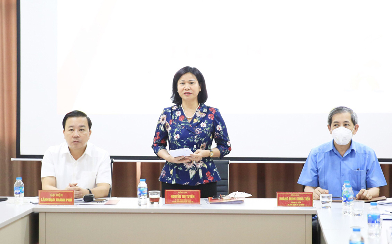 Ph&oacute; B&iacute; thư Thường trực Th&agrave;nh ủy H&agrave; Nội Nguyễn Thị Tuyến ph&aacute;t biểu kết luận buổi kiểm tra.