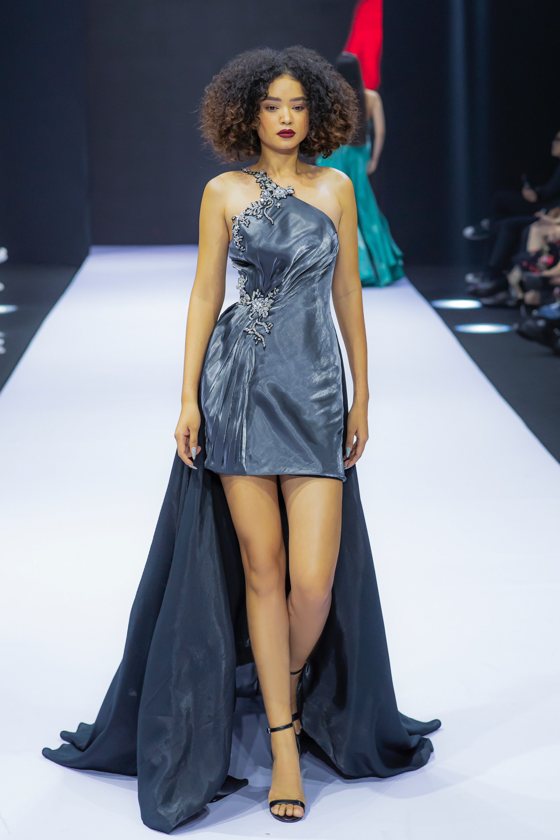 Thí sinh Hoa hậu Hoàn vũ 2022 quyến rũ với "Giai nhân" - ảnh 7