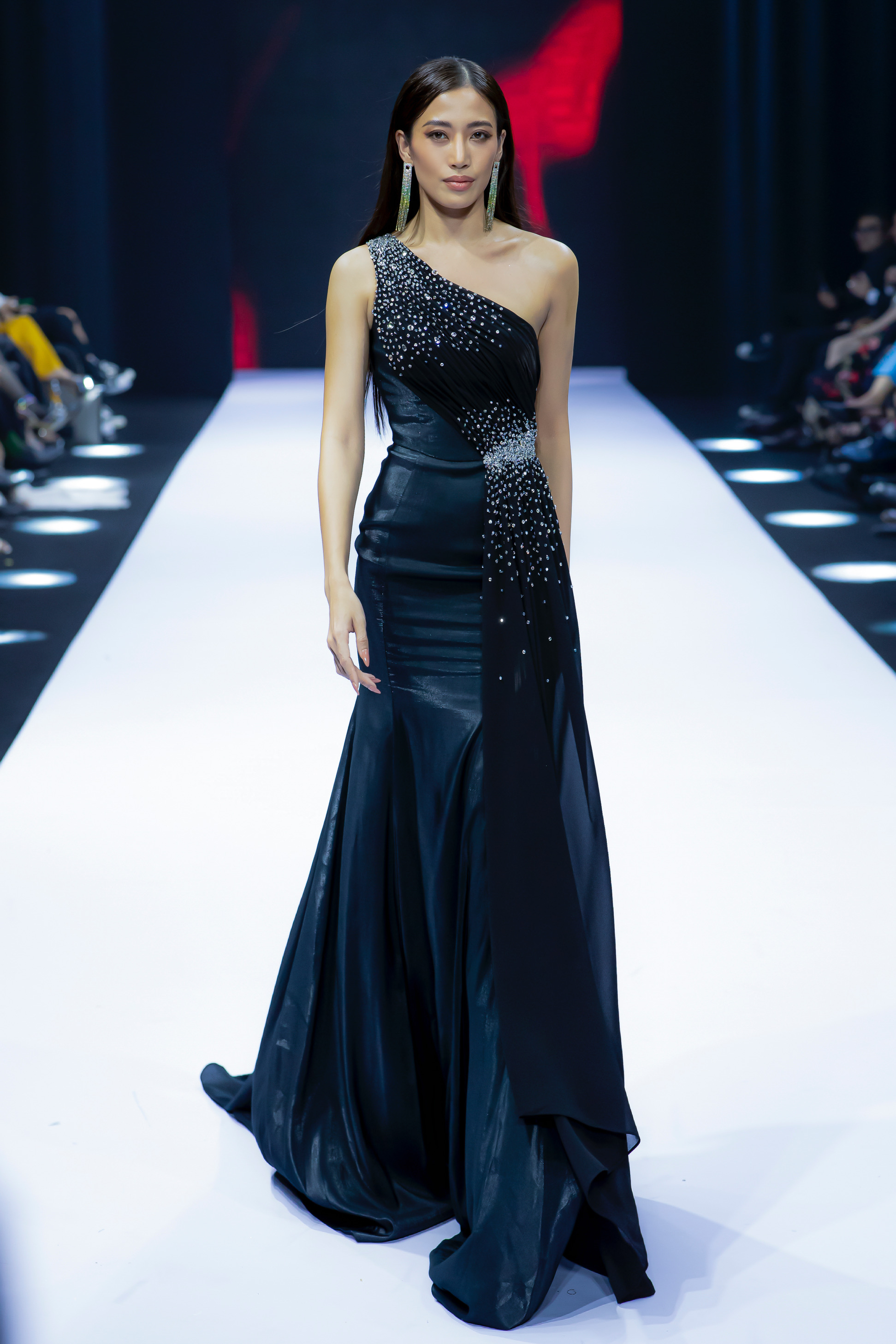 Thí sinh Hoa hậu Hoàn vũ 2022 quyến rũ với "Giai nhân" - ảnh 8