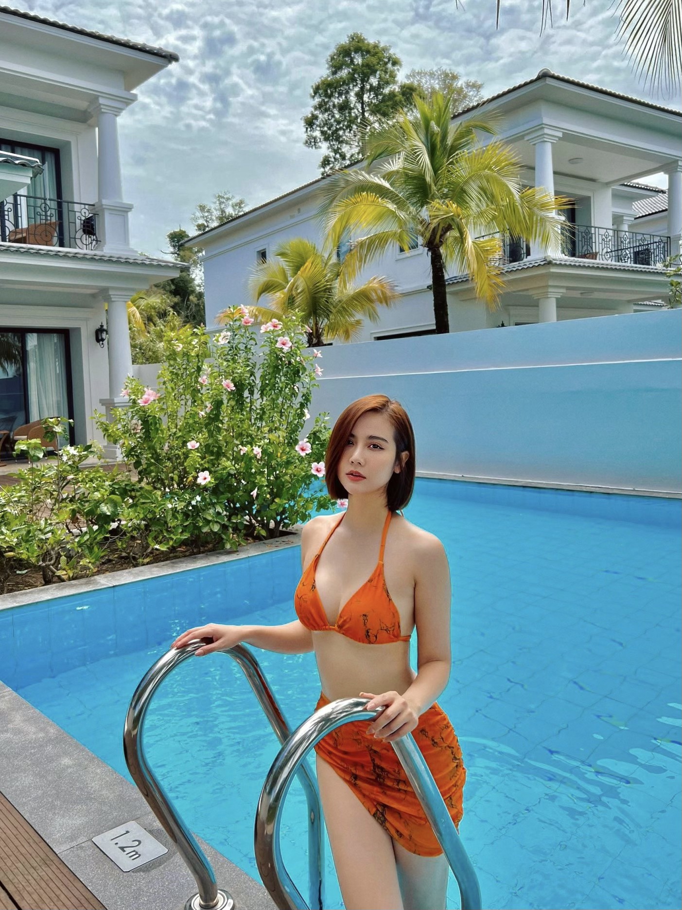 Nghỉ lễ, Vân Trang (Phan Minh Huyền) gây bất ngờ khi diện bikini, khoe sắc vóc nóng bỏng - ảnh 2