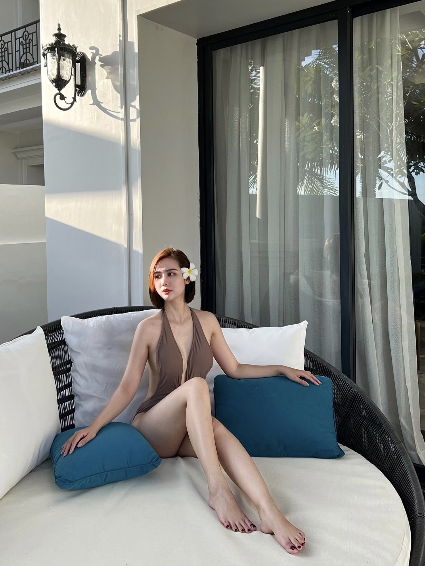 Cô được đánh giá cao về diễn xuất qua vai Vân Trang (Thương ngày nắng về)