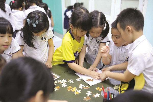 Bé làm khảo cổ học - chương trình học lịch sử hấp dẫn với nhiều bạn nhỏ khi đến Hoàng thành Thăng Long