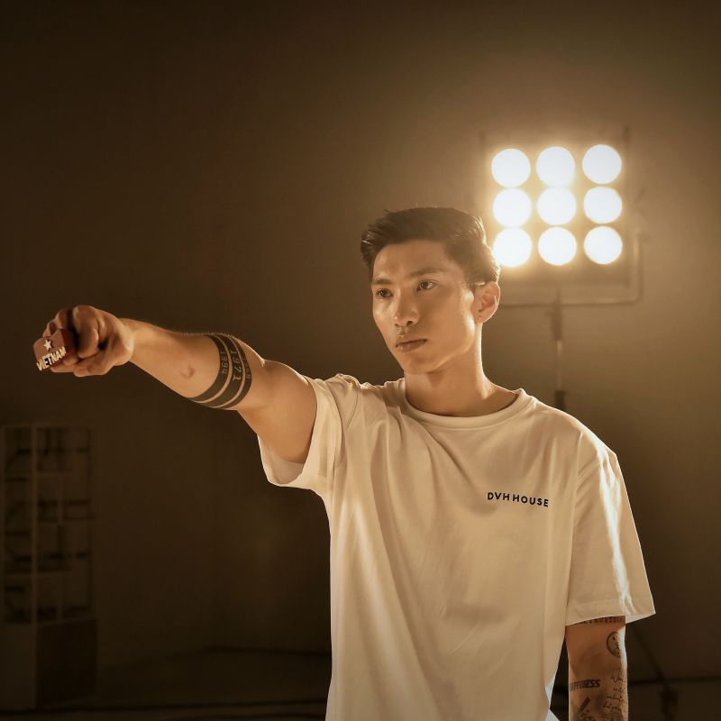 Cầu thủ Đoàn Văn Hậu tham gia MV 