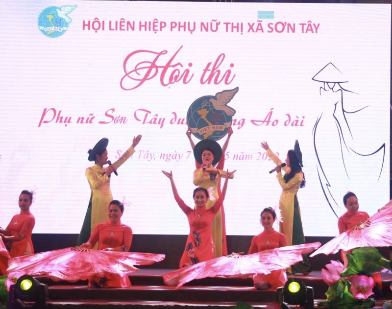 Thông qua các phần dự thi, người xem được ôn lại truyền thống lịch sử văn hoá của vùng đất địa linh nhân kiệt Sơn Tây - miền di sản