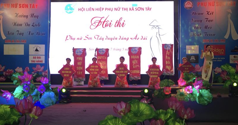 Các phần dự thi của cán bộ, hội viên phụ nữ nhận được sự ủng hộ, cổ vũ của đông đảo người dân