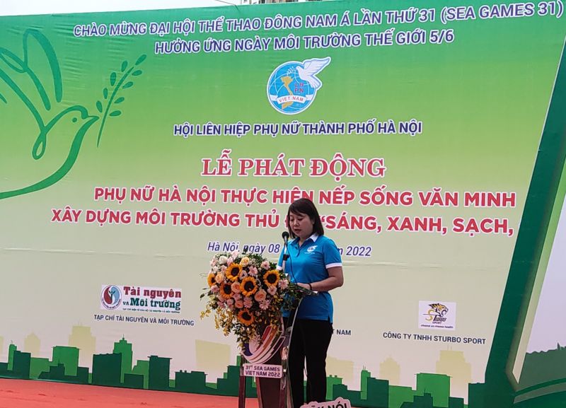 Đồng chí Nguyễn Kim Lê, Chủ tịch Hội LHPN quận Cầu Giấy phát biểu hưởng ứng tại Lễ phát động Đồng chí Nguyễn Kim Lê, Chủ tịch Hội LHPN quận Cầu Giấy phát biểu hưởng ứng tại Lễ phát động