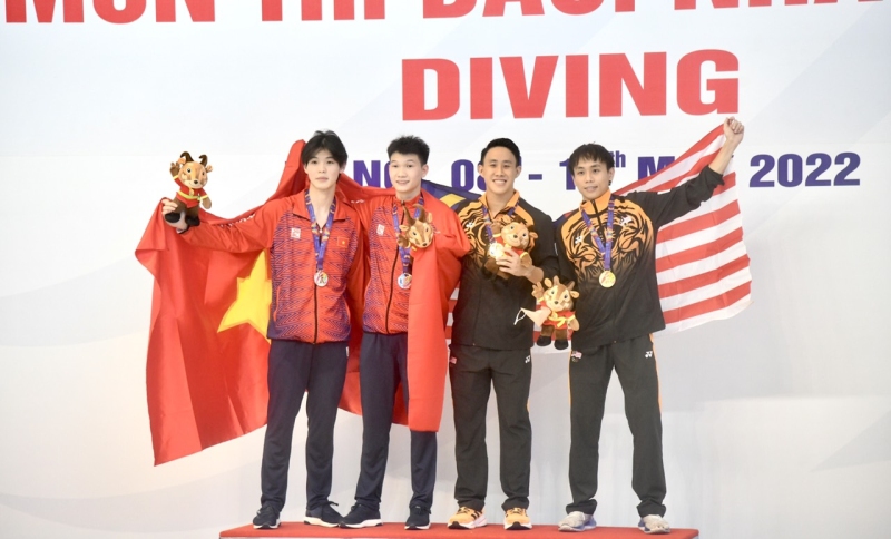 Kết quả chung cuộc nội dung cầu mềm đôi nam 3m, tuyển Việt Nam giành được HCB. Đây cũng là tấm huy chương được dự báo trướckhi trước đó ở buổi họp kỹ thuật chiều ngày 7/5, Singapore thông báo rút khỏi nội dung đôi nam cầu mềm 3m