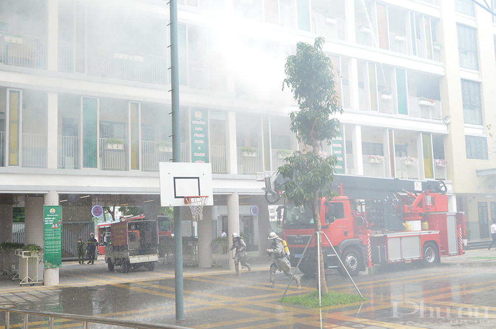 Ba Đình (Hà Nội): Thực hiện mô hình thí điểm “Trường học an toàn phòng cháy, chữa cháy” tại các trường học công lập trên địa bàn - ảnh 6