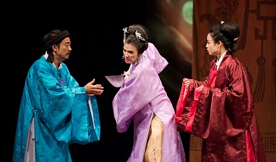 Sân khấu Hà Nội: Nỗ lực thử nghiệm để... sáng đèn - ảnh 1