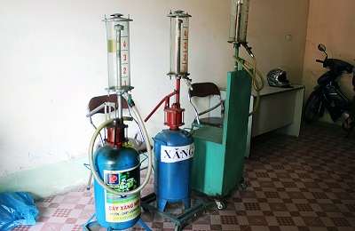 Cây xăng mini không được cấp phép ngang nhiên hoạt động - ảnh 1