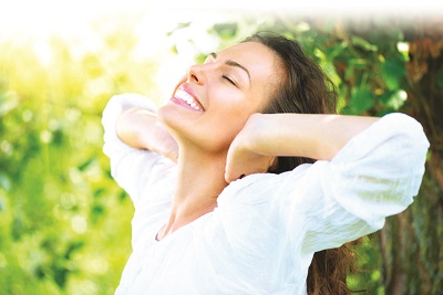 Giữ gìn làn da trước tia cực tím ngày nắng nóng - ảnh 1