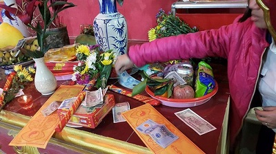 Khi niềm tin tín ngưỡng bị thương mại hóa - ảnh 1