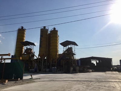 Trạm trộn bê tông không phép ngang nhiên hoạt động - ảnh 1