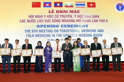 30% người bệnh được khám, điều trị bằng y học cổ truyền - ảnh 1