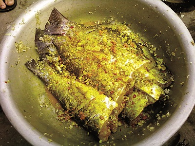 Về quê lúa, thưởng thức món cá nướng trứ danh - ảnh 2