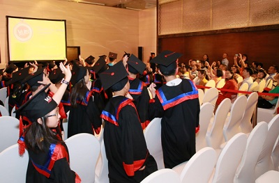 Khoảnh khắc vui cười tại Lễ trao chứng chỉ Anh ngữ quốc tế VUS Hà Nội - ảnh 3