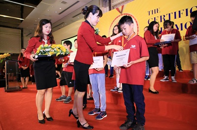 Khoảnh khắc vui cười tại Lễ trao chứng chỉ Anh ngữ quốc tế VUS Hà Nội - ảnh 4