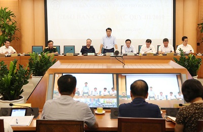 Hà Nội: Thí điểm lắp đặt 20 màn hình cảm ứng thông tin dịch vụ công - ảnh 1