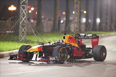 Hà Nội điều chỉnh lộ trình nhiều tuyến buýt để thi công đường đua F1 - ảnh 1