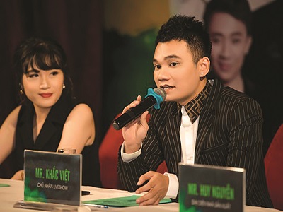 Ca sĩ Khắc Việt tìm lại thời thanh xuân tươi đẹp ở Hà Nội - ảnh 1