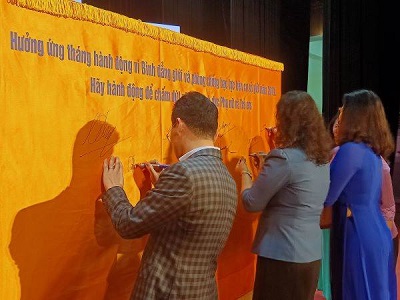 “Chấm dứt bạo lực đối với phụ nữ và trẻ em”. - ảnh 2