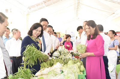 "Thổi hồn" cho nông thôn mới - ảnh 1