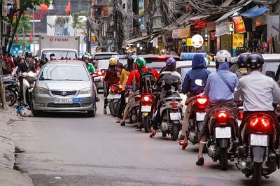 Quá tải hạ tầng giao thông vì… chung cư cao tầng - ảnh 1