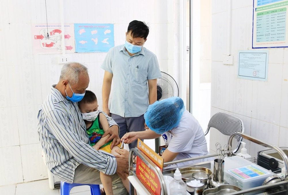 Hà Nội tăng cường công tác phòng, chống bệnh sởi và tay chân miệng