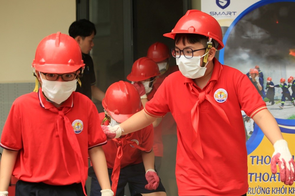 Tổ chức sinh hoạt ngoại khóa “Học sinh với công tác phòng cháy, chữa cháy” - ảnh 2