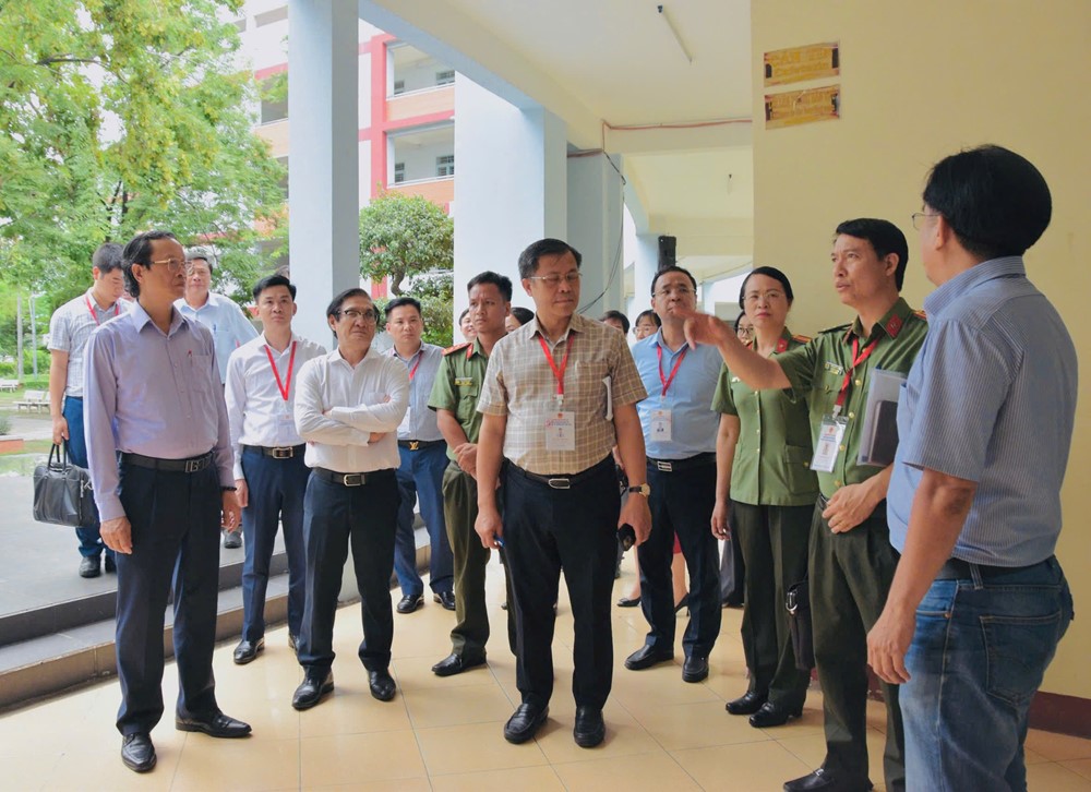 Huy động toàn hệ thống vào cuộc chuẩn bị Kỳ thi tốt nghiệp THPT 2025 - ảnh 1