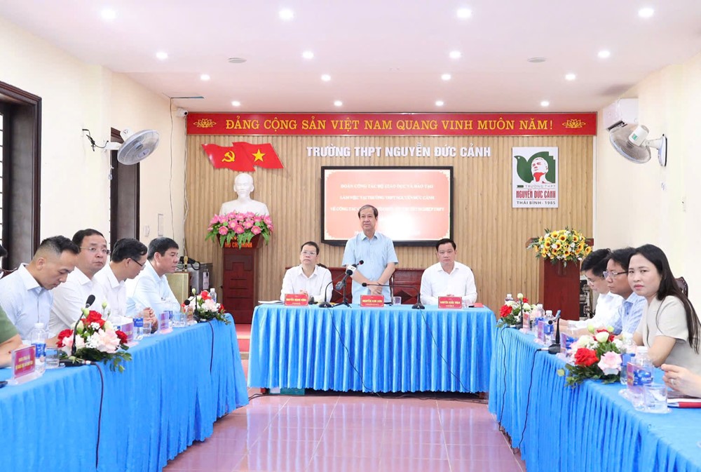 Bộ trưởng Bộ Giáo dục và Đào tạo: Nhấn mạnh từ khóa “nghiêm” trong kỳ thi tốt nghiệp THPT năm 2025 - ảnh 4
