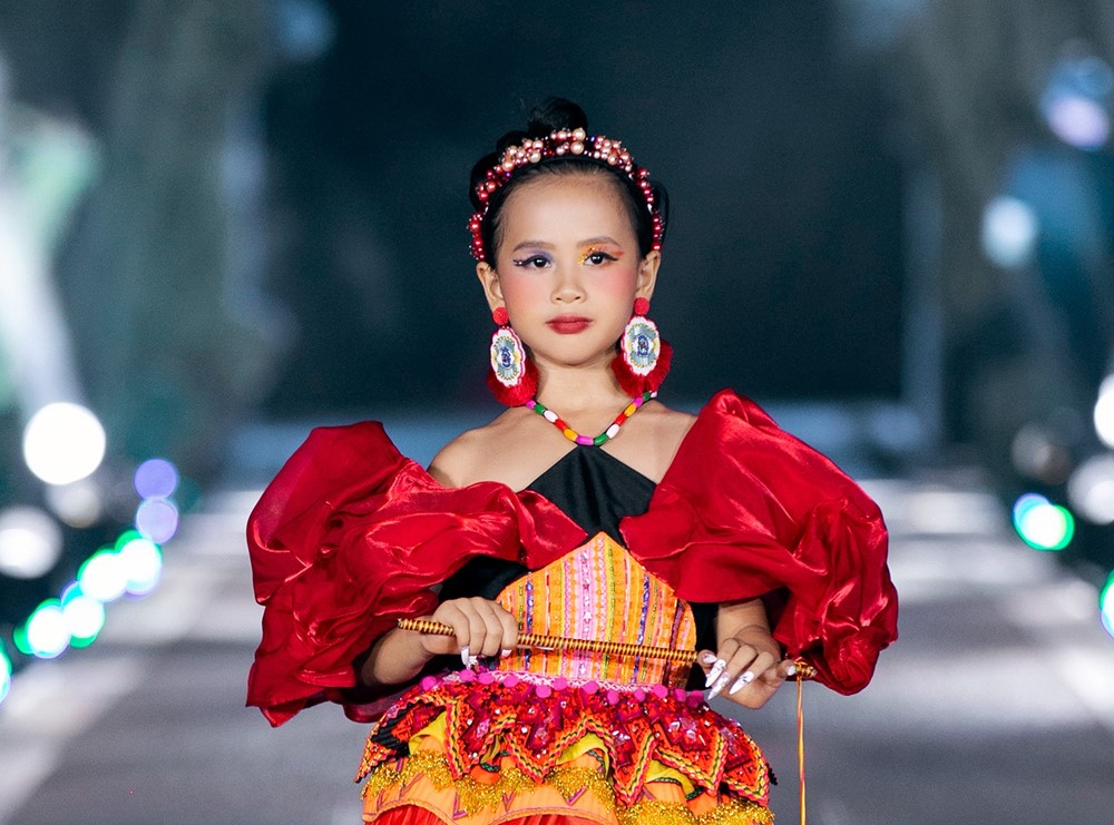 M u Nh 7 Tu i Minh Anh G y n T ng R i Kh i M n S ng p B O M u Nh 7 Tu i Minh Anh G y n T ng R i Kh i M n S ng p B O