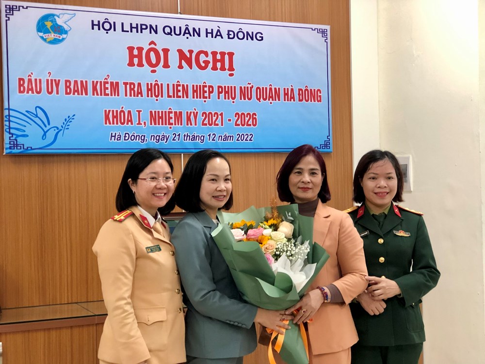 Ra mắt Ủy ban Kiểm tra Hội LHPN quận Hà Đông - ảnh 2