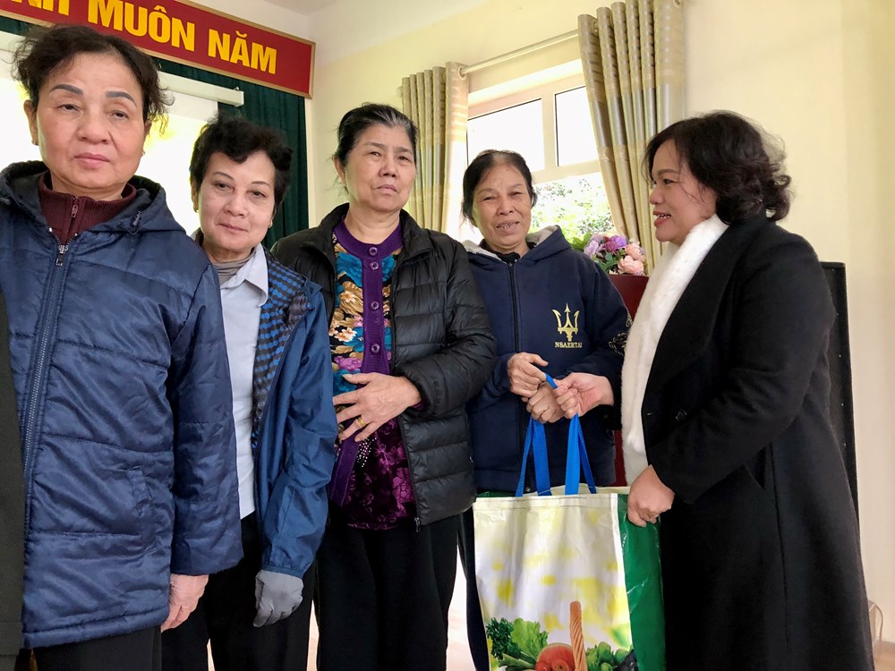 CLB doanh nhân nữ Hà Nội mang Tết ấm yêu thương đến các hoàn cảnh khó khăn  - ảnh 1