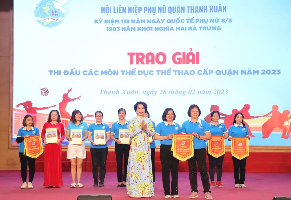 Hội LHPN quận Thanh Xuân: Sôi nổi kỷ niệm 13 năm ngày Quốc tế Phụ nữ 8/3 - ảnh 3
